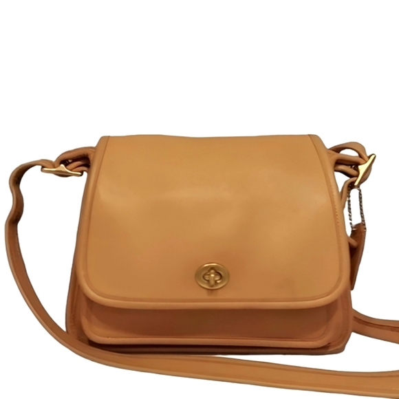 Coach Handbags - Coach Legacy Rambler Vintage Camel Leather Shoulder Bag Excellent Condition!